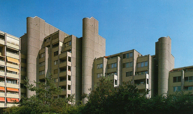 The lift towers at Wydäckerring - photograph from a publication of Kuhn + Stahel, 1982